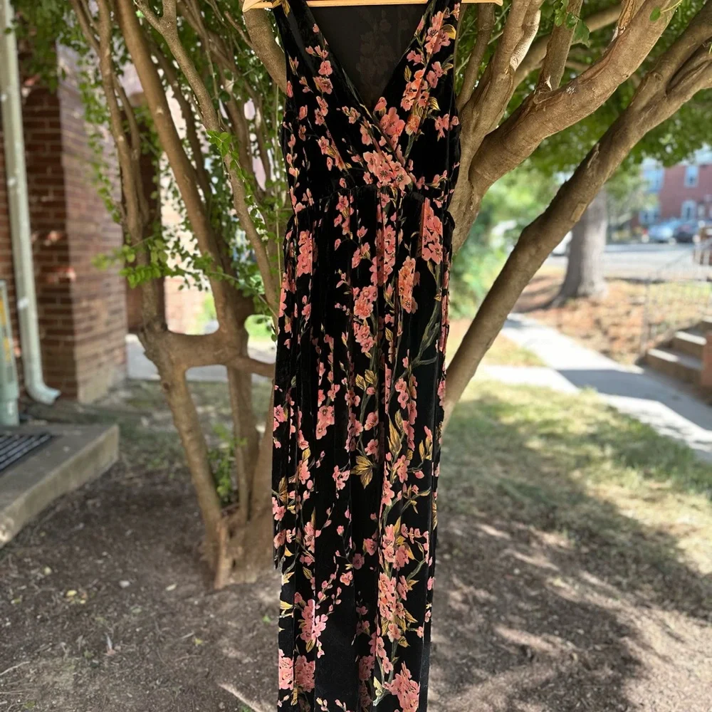 Baltic Born Lennon floral velvet maxi dress - Picture 2 of 4